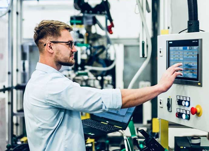 PLC/SW programování a robotika  